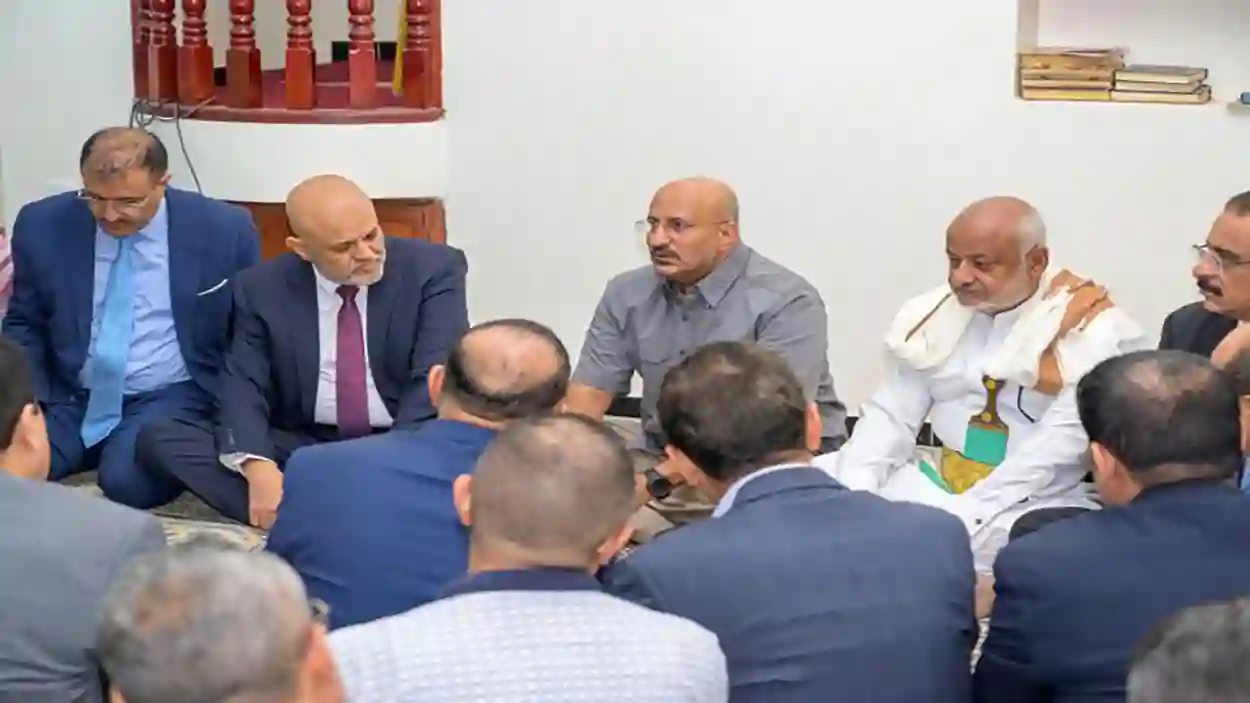 فيديو| طارق صالح يستقبل ضيوف ذكرى الثاني من ديسمبر في المخا ويؤكد أهمية إحياء روح المقاومة وتوحيد الصفوف