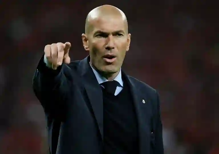 بيريز يجهز خطة سرية لإعادة زيدان إلى تدريب ريال مدريد