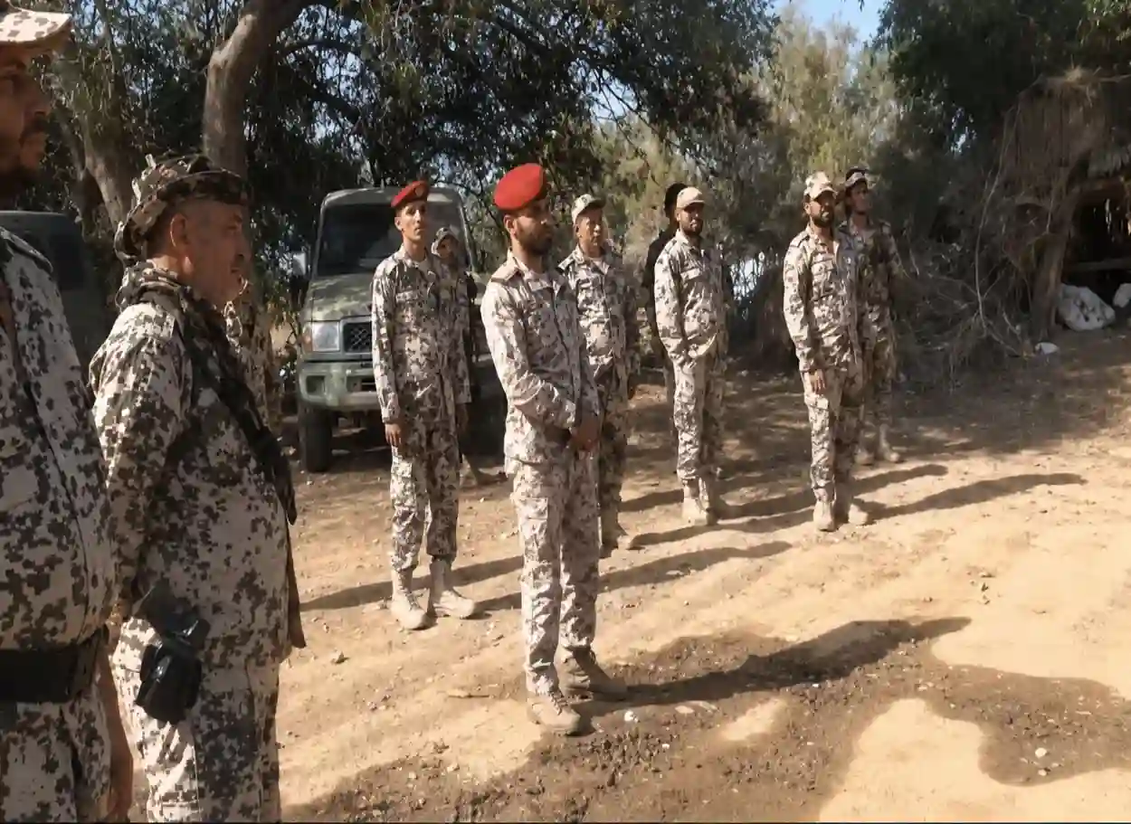 فيديو | مدير مديرية جبل راس يعايد اللواء 34 مشاة ويؤكد التلاحم الشعبي مع المقاومة الوطنية حتى استكمال التحرير