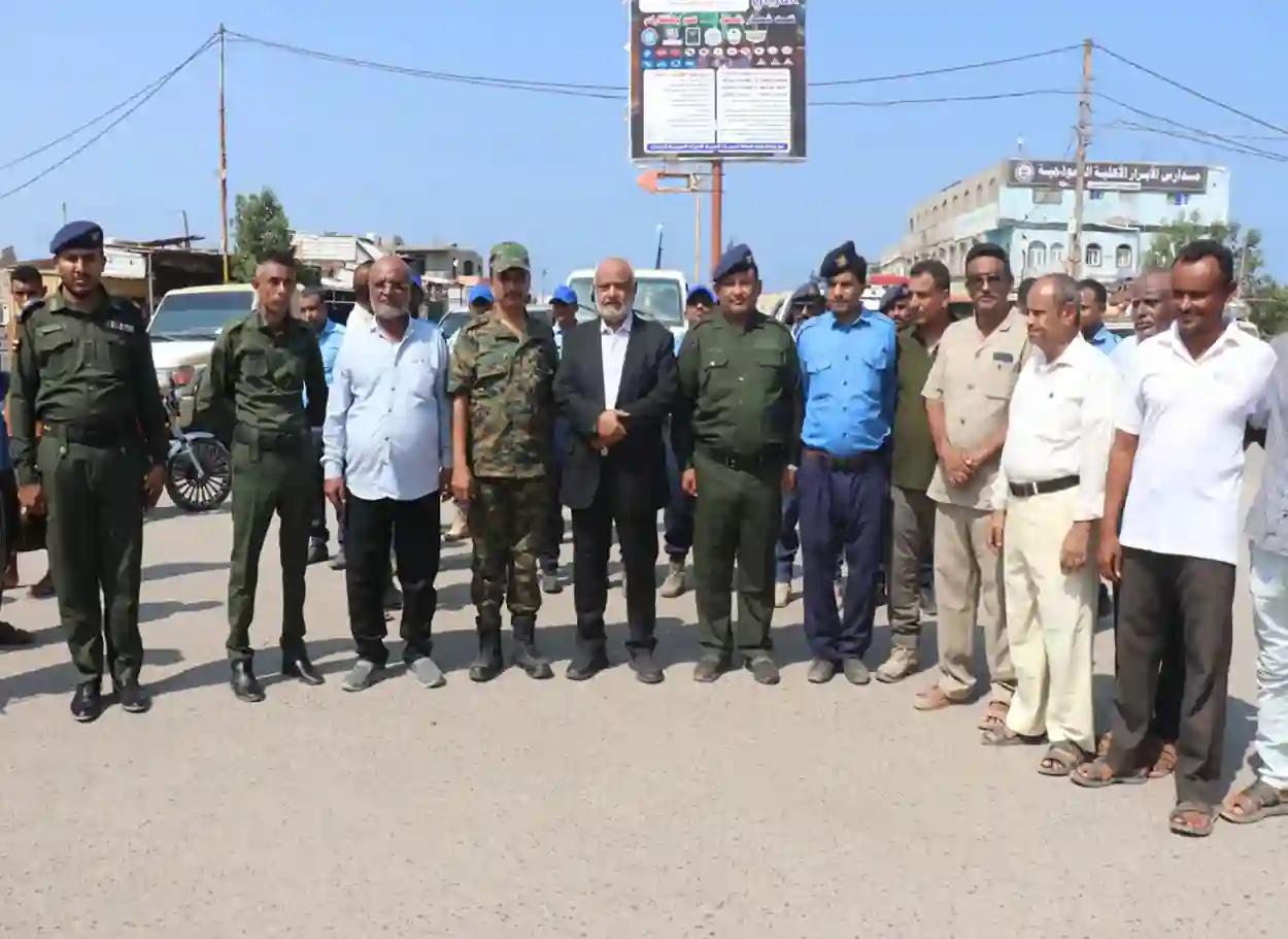 صور | محافظ الحديدة يدشّن أسبوع المرور العربي في الخوخة ويشيد بدور التوعية المرورية