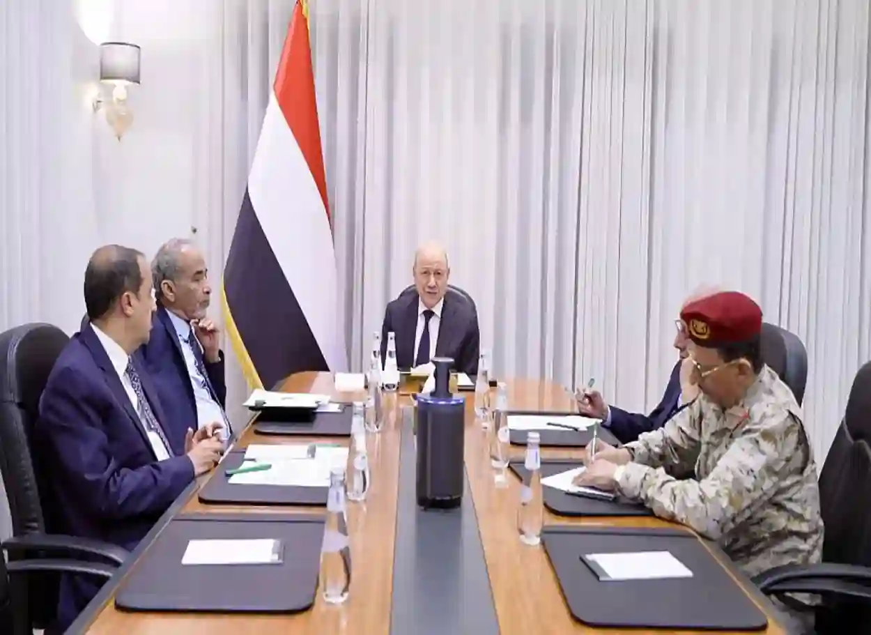 في اجتماع طارئ.. مجلس القيادة: الرحلة الإيرانية إلى صنعاء انتهاك صارخ لسيادة الجمهورية اليمنية