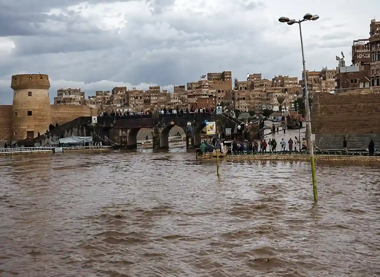 الأرصاد اليمني يحذر من أمطار رعدية وسيول ورياح شديدة في عدد من المحافظات