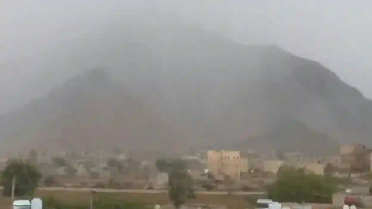 الأرصاد اليمني يحذر من موجة برد قارس واضطراب البحر في باب المندب
