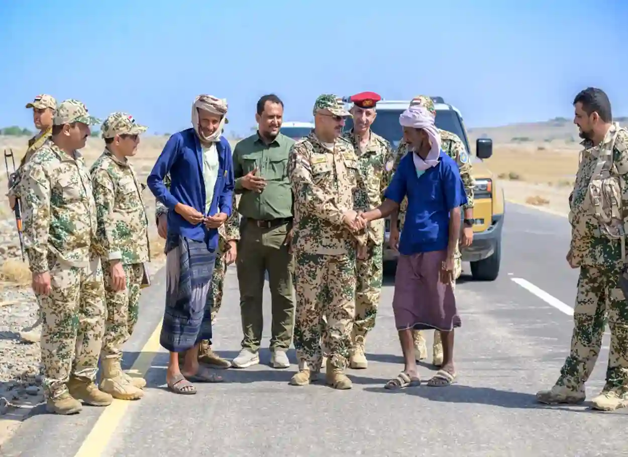 فيديو| الفريق طارق صالح يتفقد ريف المخا ويطلع على دور طريق النصر في تحييد مخاطر السيول