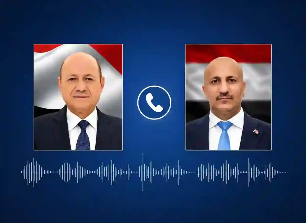 الفريق طارق صالح يتلقى اتصالاً هاتفياً من رئيس مجلس القيادة الرئاسي