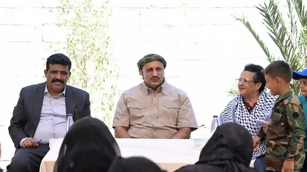 فيديو| طارق صالح في لقاء القيادات النسوية المشاركات بذكرى ديسمبر: معركتنا صنعاء واستعادة الدولة