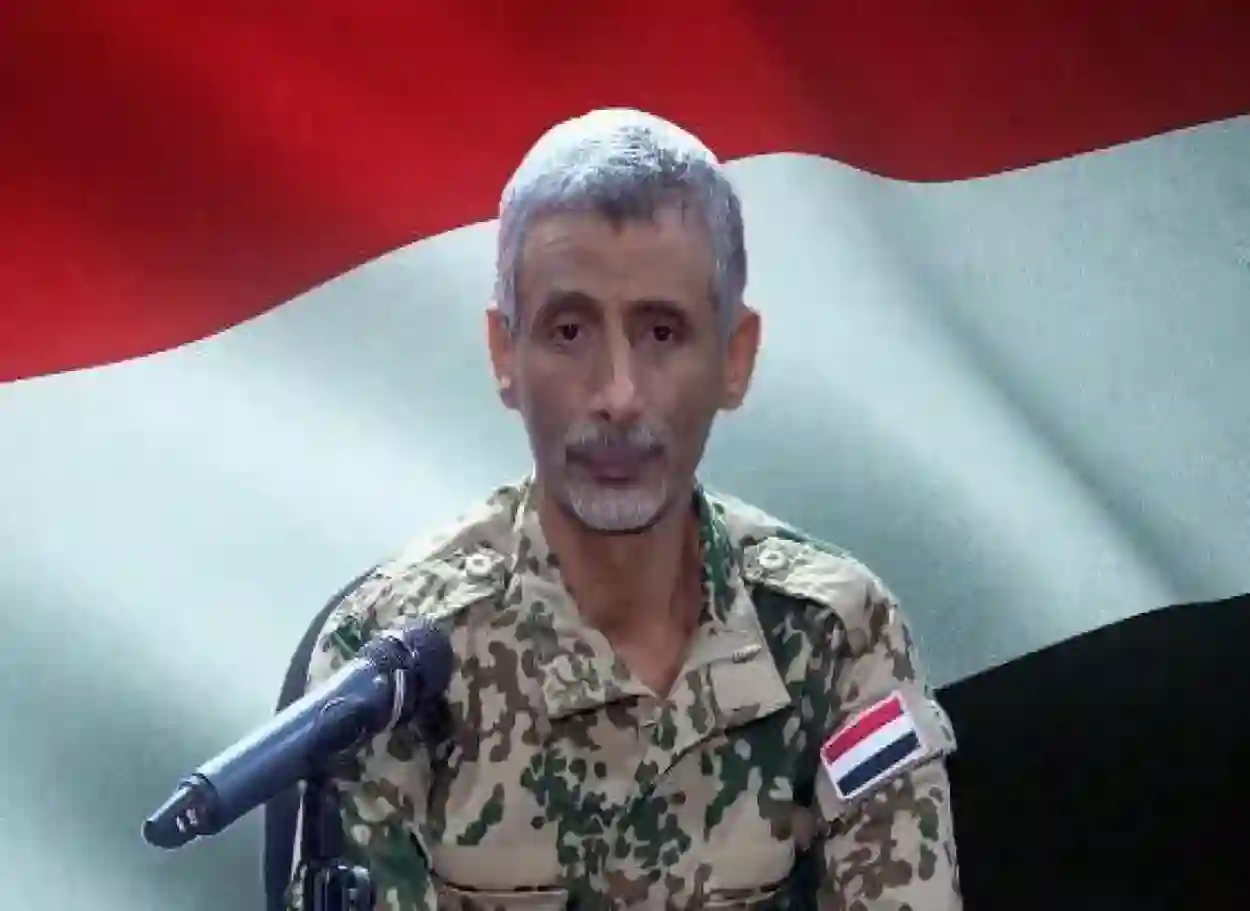 فيديو | قائد محور الحديدة ينعى الشهيد وحيش ويؤكد استمرار المعركة حتى استعادة الدولة