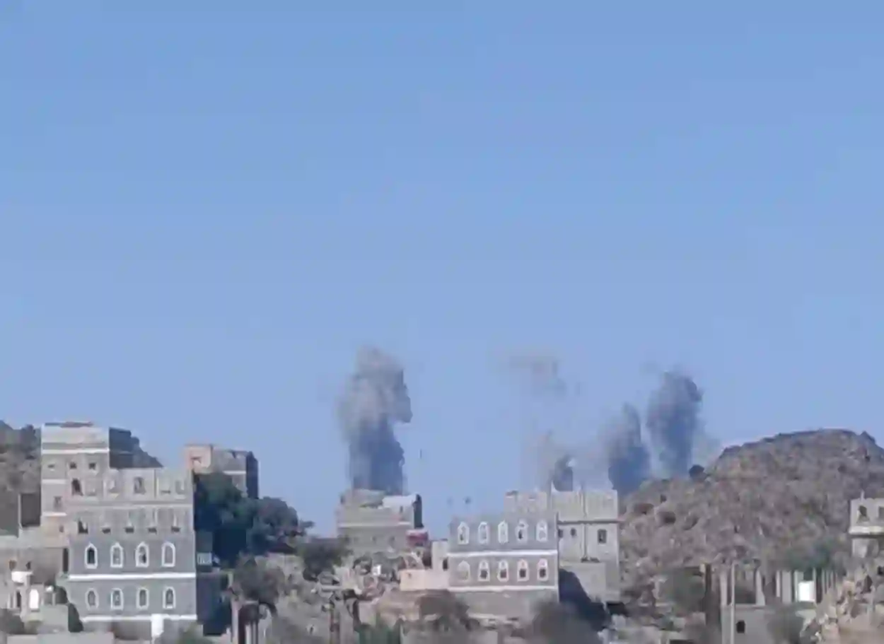 غارات جوية تستهدف مواقع للحوثيين في خمس محافظات