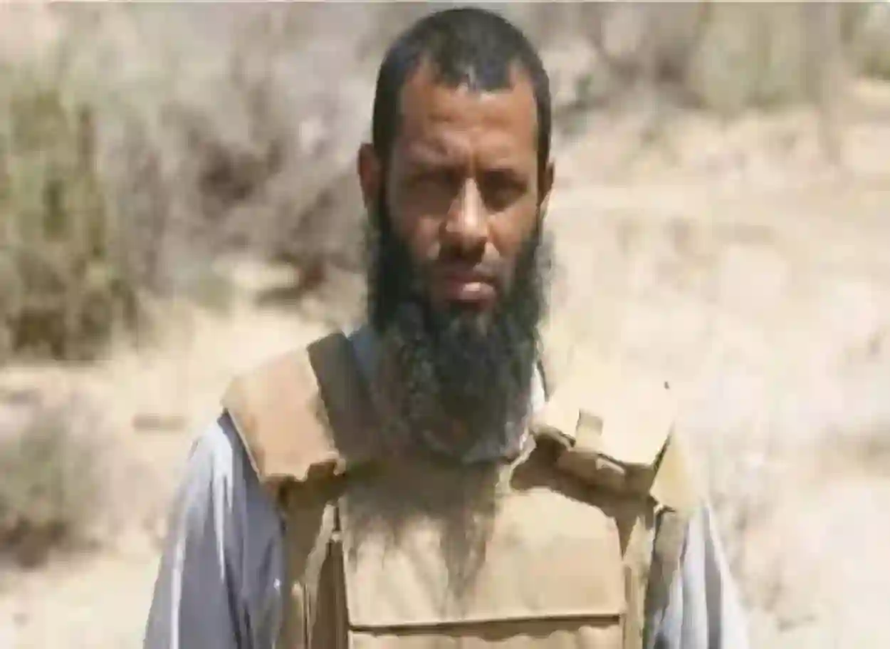 قائد قوات درع الوطن يصل المخا على رأس قوة