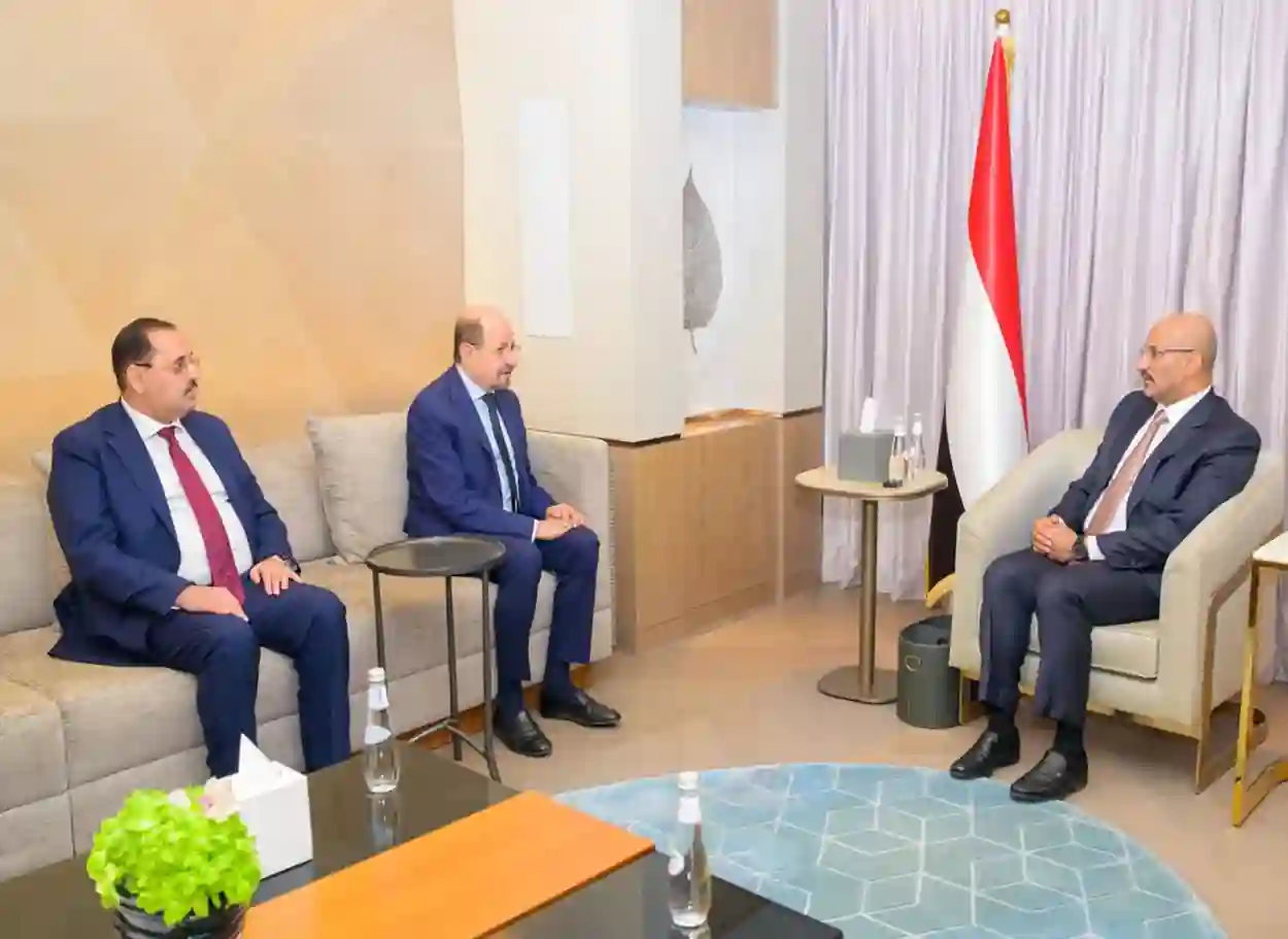 الفريق طارق صالح يلتقي رئيس الوزراء ويؤكد دعم جهود الحكومة لتحسين الخدمات والإصلاحات الاقتصادية