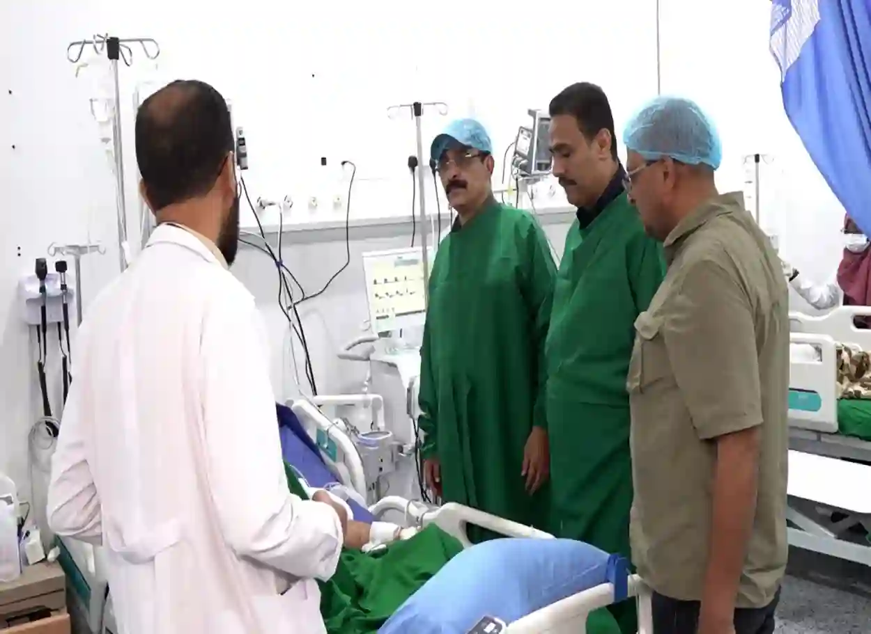 أمين عام المكتب السياسي للمقاومة الوطنية يزور جرحى الاعتداءات الحوثية على المخا والخوخة