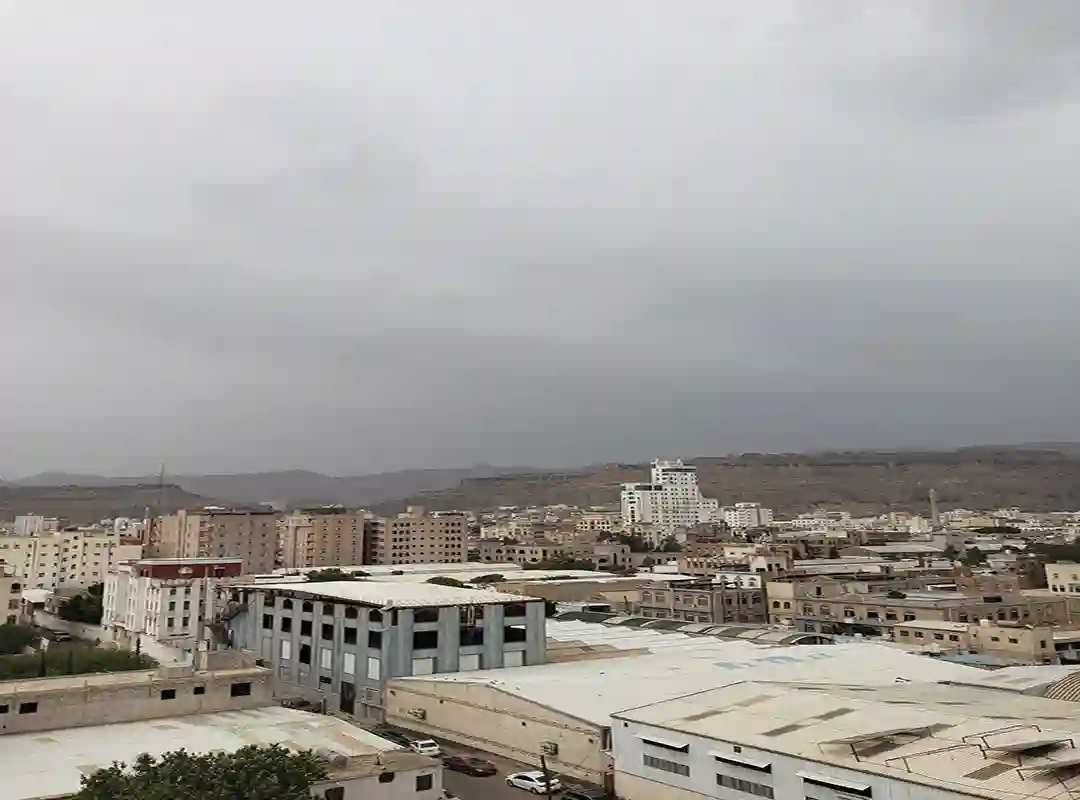 الأرصاد اليمني يتوقع أجواء باردة في المرتفعات واضطراب البحر خلال الـ24 ساعة المقبلة