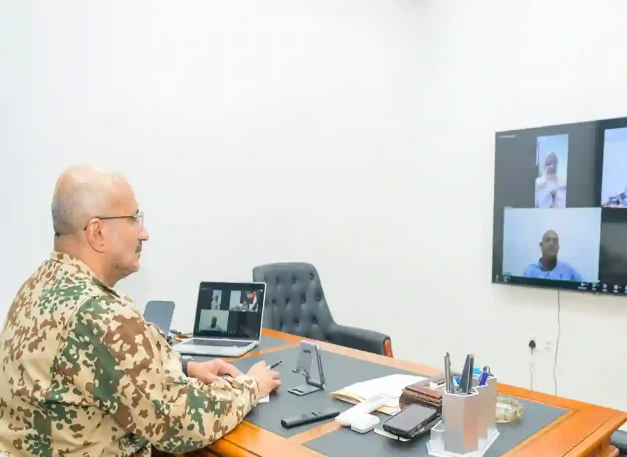 طارق صالح يبحث مع محافظي تعز والحديدة تطورات التصعيد الحوثي وتعزيز الجبهة الداخلية
