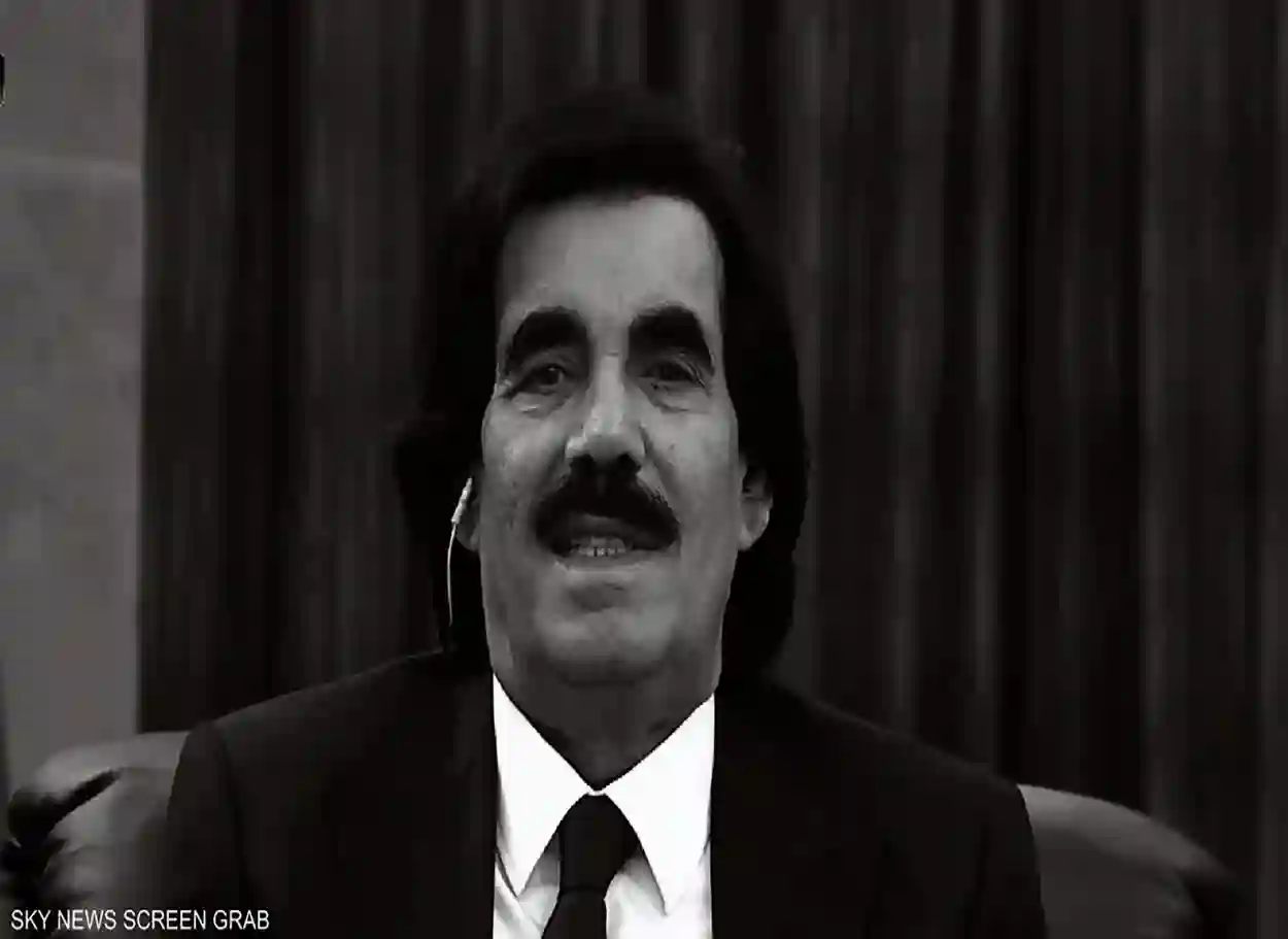الرئاسة تعلن تنكيس الأعلام ثلاثة أيام حداداً على وفاة علي سالم البيض