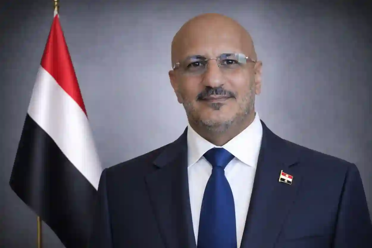 طارق صالح يهنئ الشعب اليمني بمناسبة حلول شهر رمضان ويؤكد مواصلة معركة استعادة الدولة