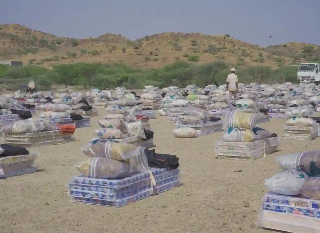 صور | إنسانية المقاومة الوطنية توزع مساعدات إيوائية للنازحين ومتضرري السيول في ريف المخا