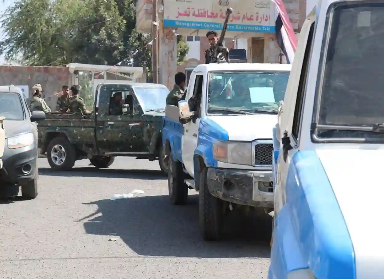 شرطة تعز تتسلم المطلوب أمنياً غزوان المخلافي عبر الإنتربول
