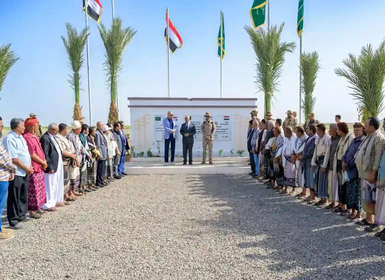 طارق صالح يدشّن مشاريع تنموية ويضع حجر الأساس لأخرى في الساحل الغربي بدعم سعودي