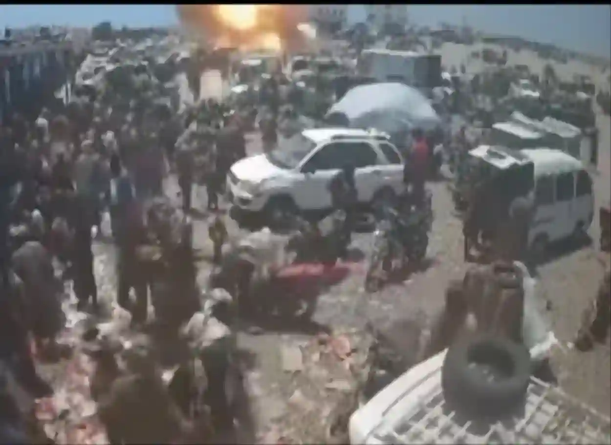 الحوثيون يستهدفون سوقاً شعبياً في كهبوب بصاروخ باليستي