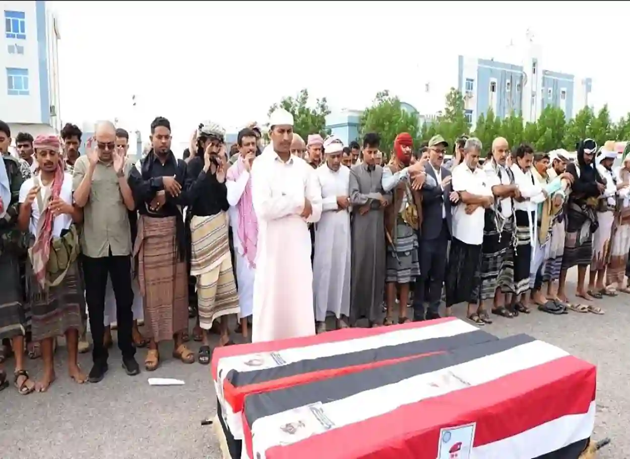 فيديو | المقاومة الوطنية تشيع شهيدين من أبطال الزرانيق