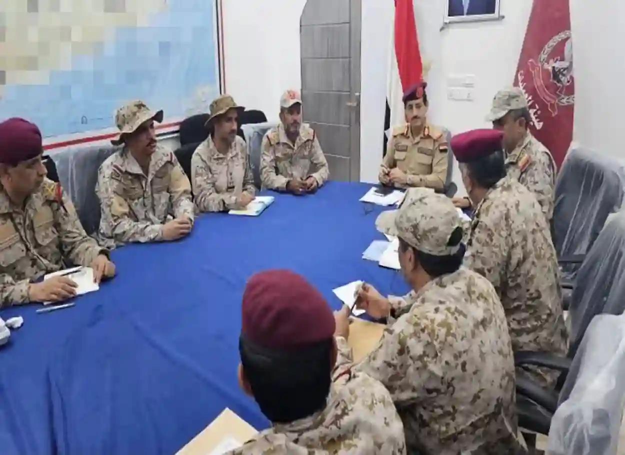 وزير الدفاع يوجه بتعزيز الجاهزية والتنسيق بين الوحدات العسكرية