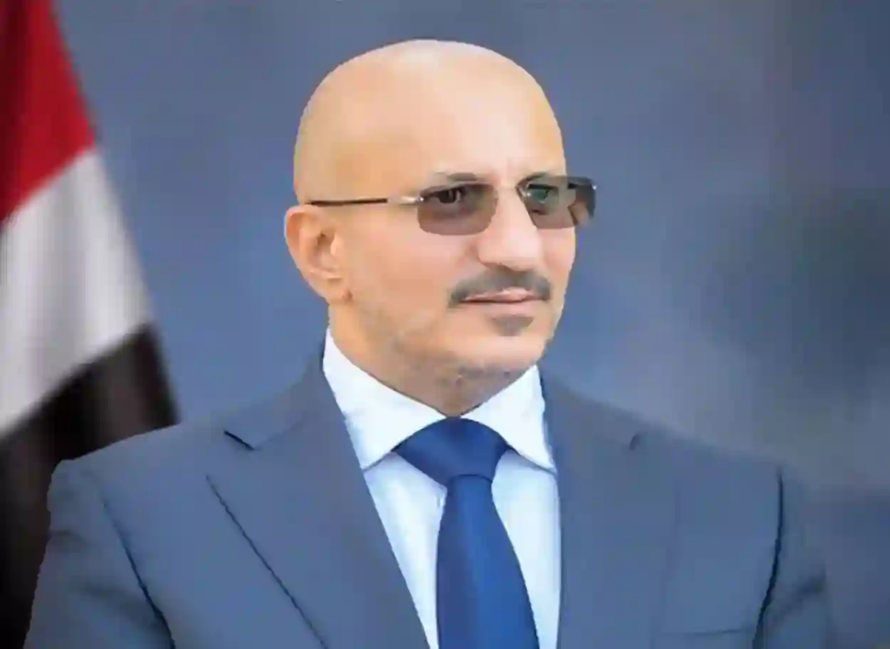الفريق طارق صالح يعزي اللواء بسام المحضار