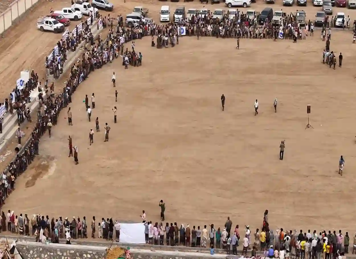صور | وقفة قبلية مسلحة في الوازعية تعلن النفير العام وتؤكد الجاهزية لدعم معركة التحرير