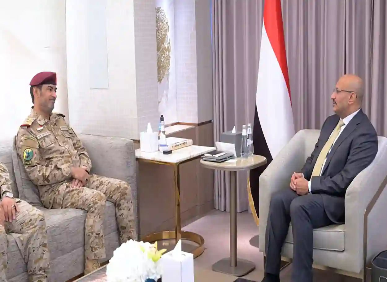 فيديو| طارق صالح يلتقي رئيس هيئة الأركان لاستعراض الجاهزية القتالية للقوات المسلحة