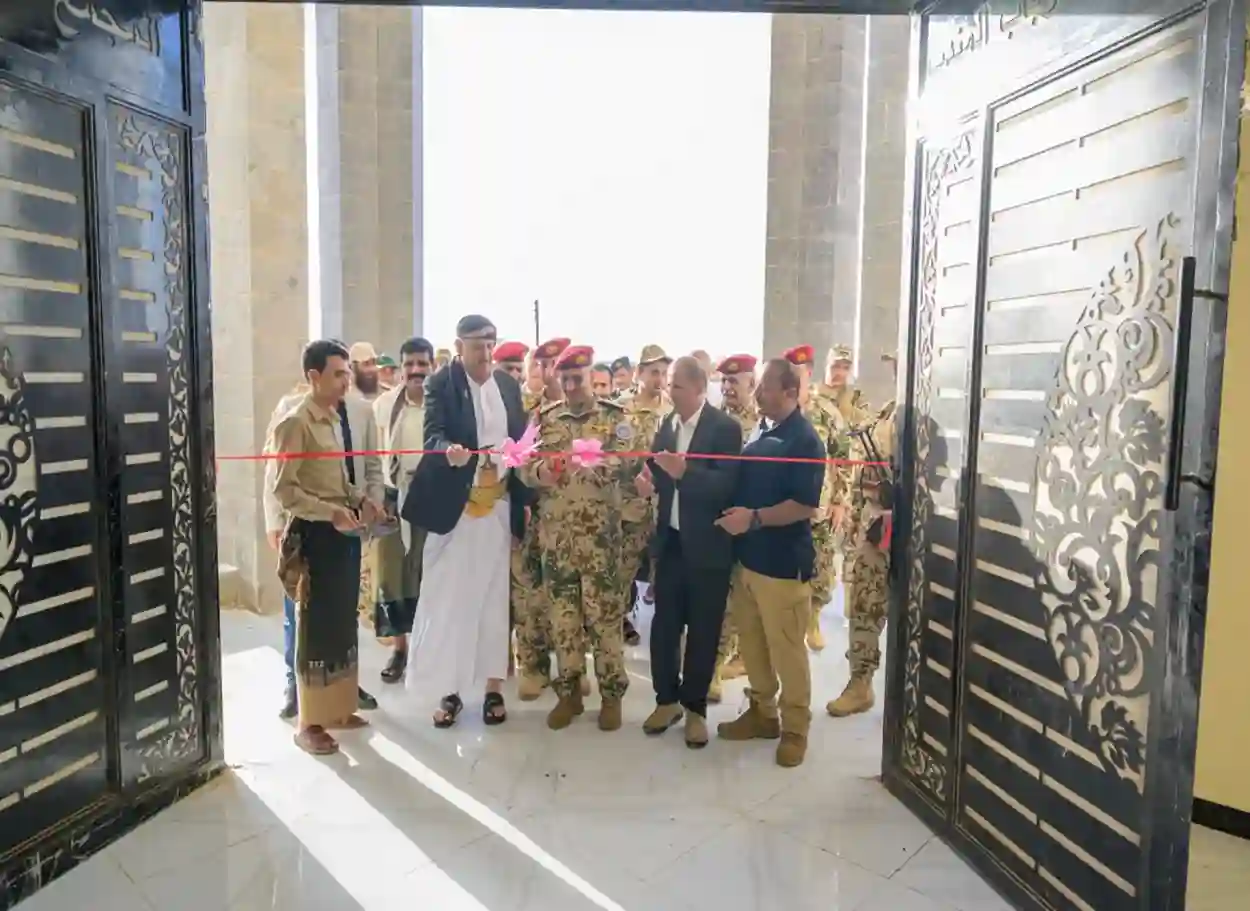 فيديو | الفريق طارق صالح يفتتح مبنى السلطة المحلية في ذو باب المندب عقب استكمال أعمال تأهيله