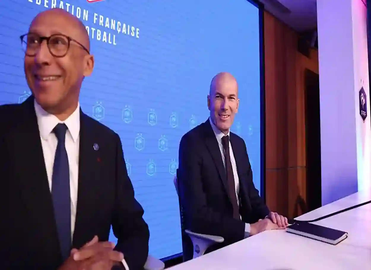 فرنسا تعلن تعيين زين الدين زيدان مديراً فنياً للمنتخب الأول