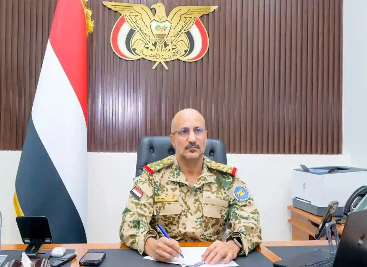 الفريق طارق صالح يترأس اجتماعاً حكومياً لبحث احتياجات الجبهات وتعزيز الاستعداد لمواجهة التصعيد