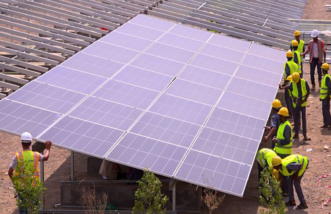 محطة توليد الكهرباء بالطاقة الشمسية