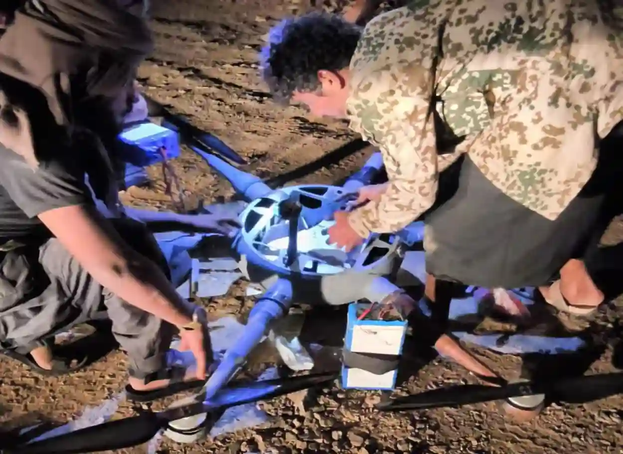 المقاومة الوطنية تسقط مسيّرة هجومية حوثية في جبهة الزريقة تعز
